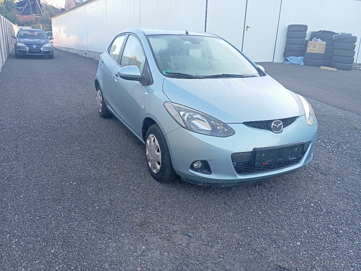 Mazda 2 1,5 benzín 76kw , výhřev sedaček - 4
