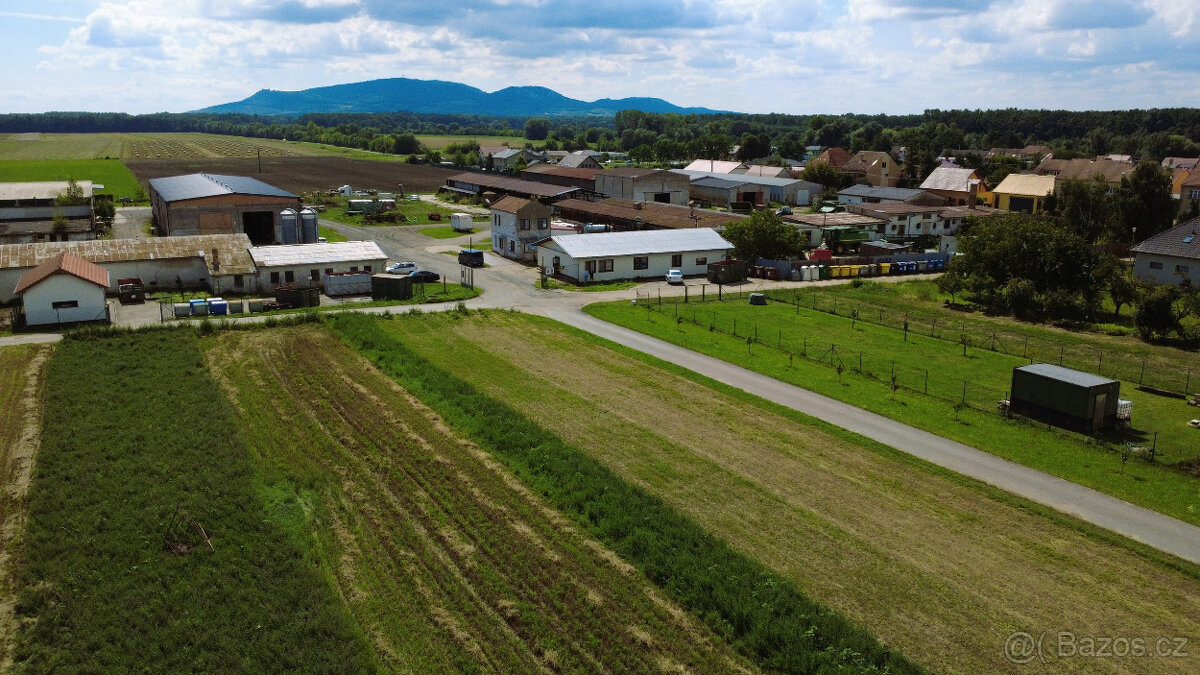 stavební pozemek 715m2, Ivaň - 4