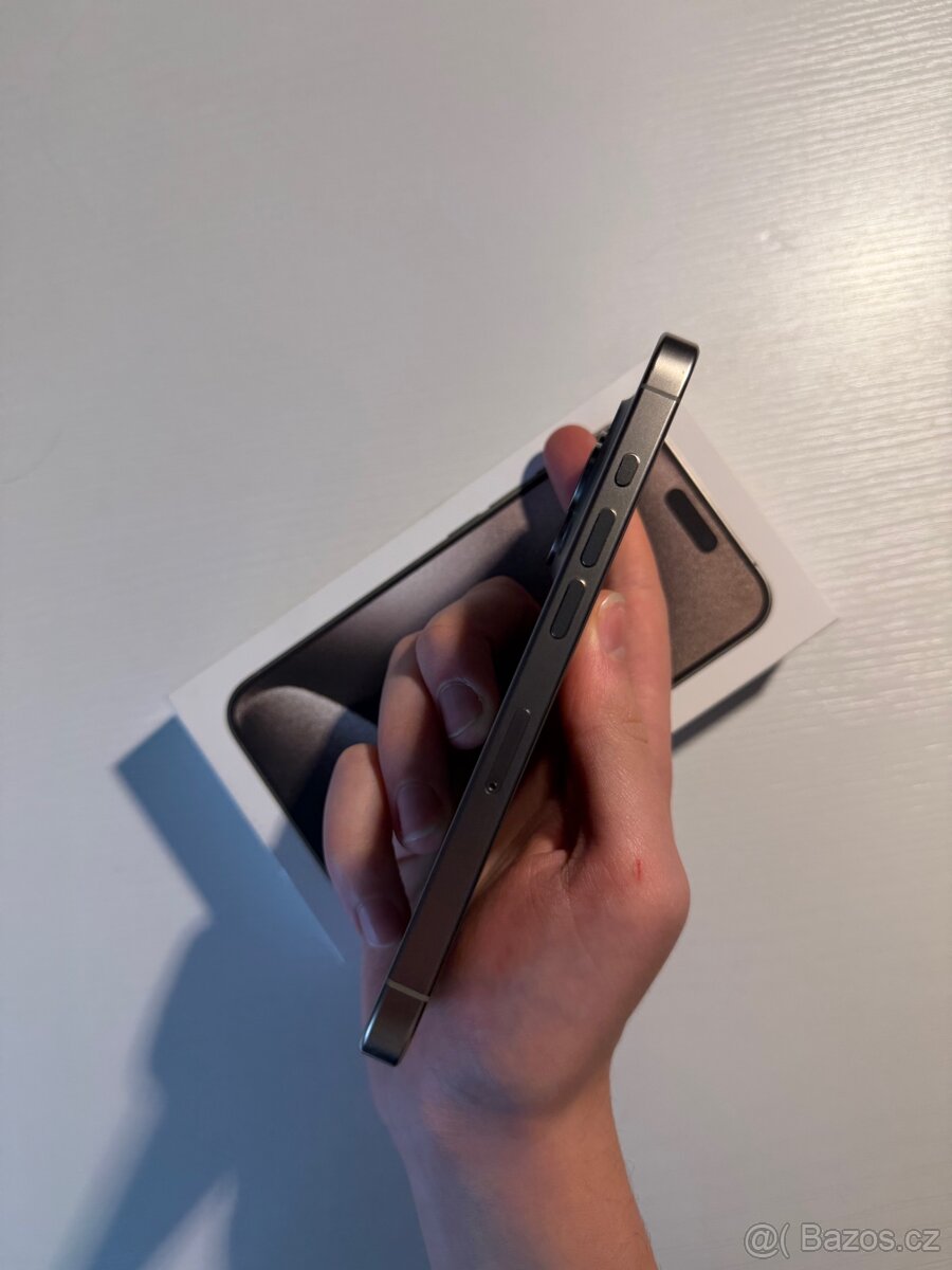 iPhone 15 Pro 128 GB - 4