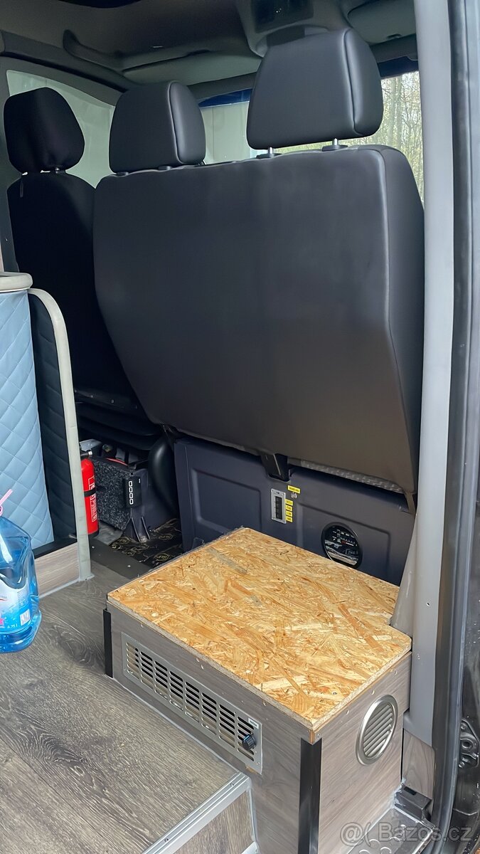 Obytný Volkswagen VW Crafter zimní - 4