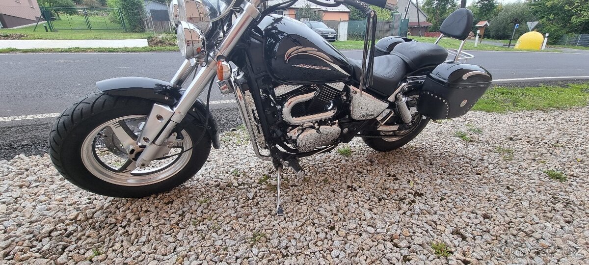 Suzuki VZ800 Marauder - 4