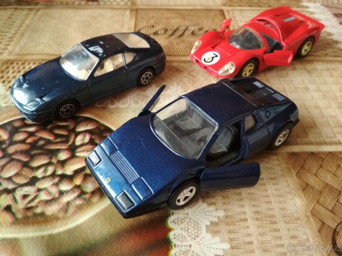 autíčka - modely Ferrari - 4