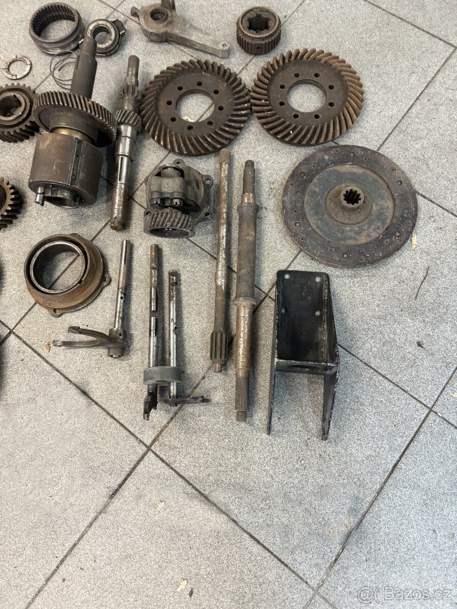 Nahradní díly Tatra 87 - 4