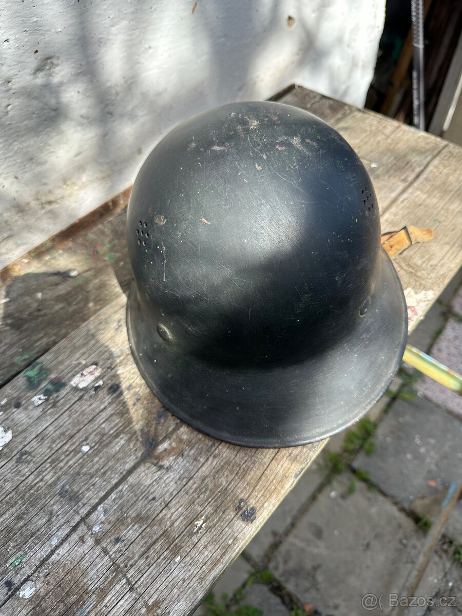 Přilby - 4