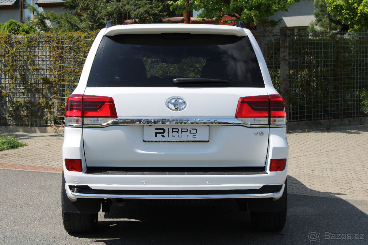 Toyota Land Cruiser 200 4.5 D4-D V8 / 69.850 km / 183kW