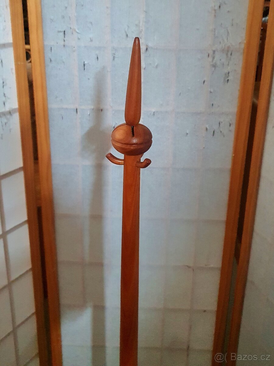 Dřevěný stojan/věšák - 4