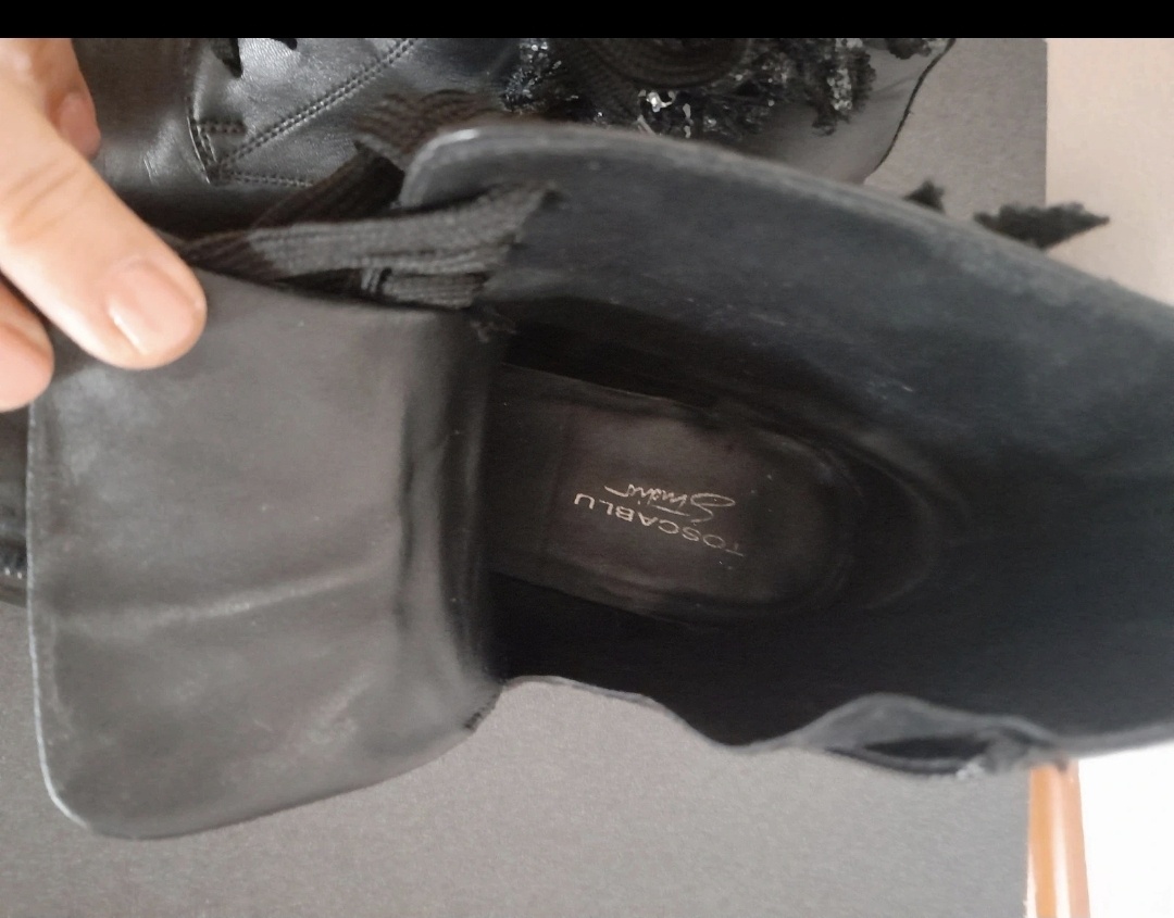 Prodám kožené kotníkové zimní boty s květinovou aplikaci - 4