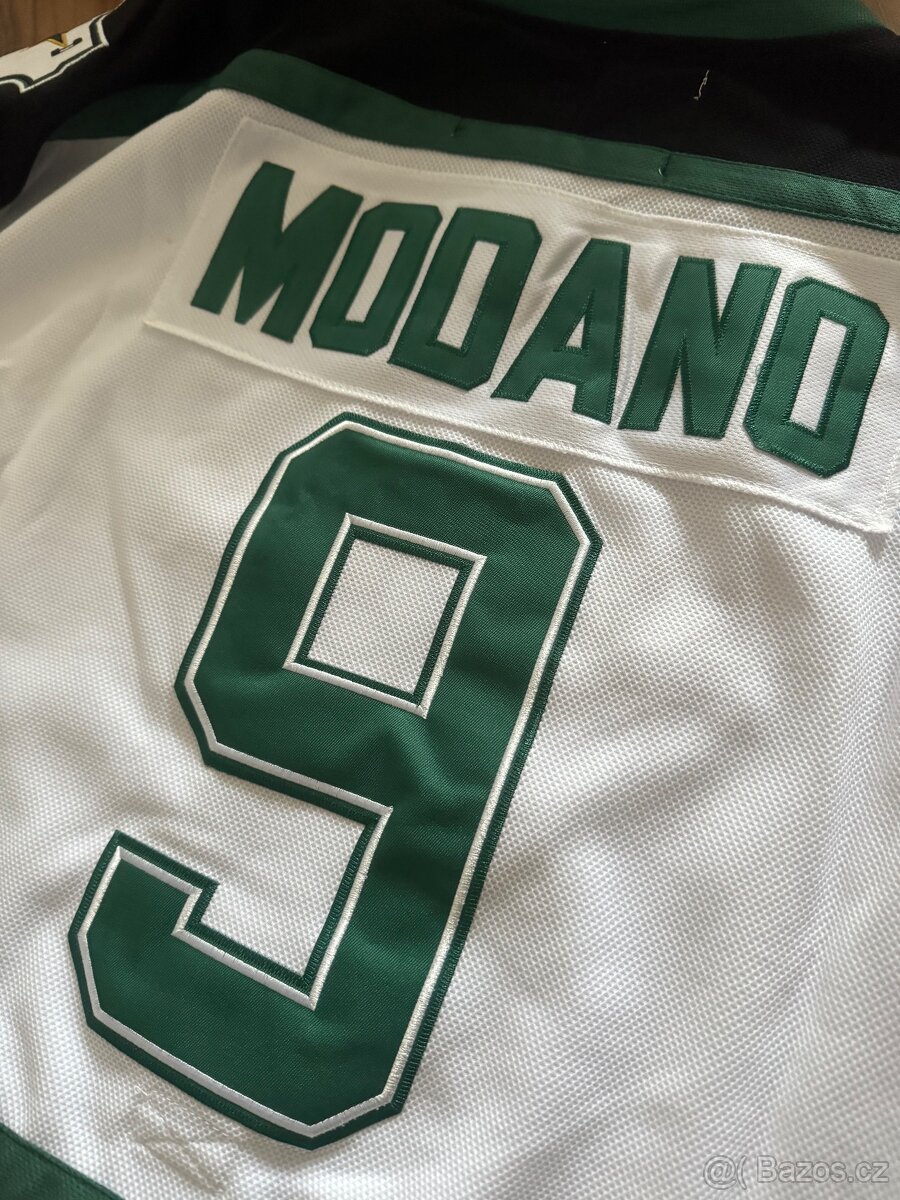 Mike Modano 9 Dallas Stars - 4