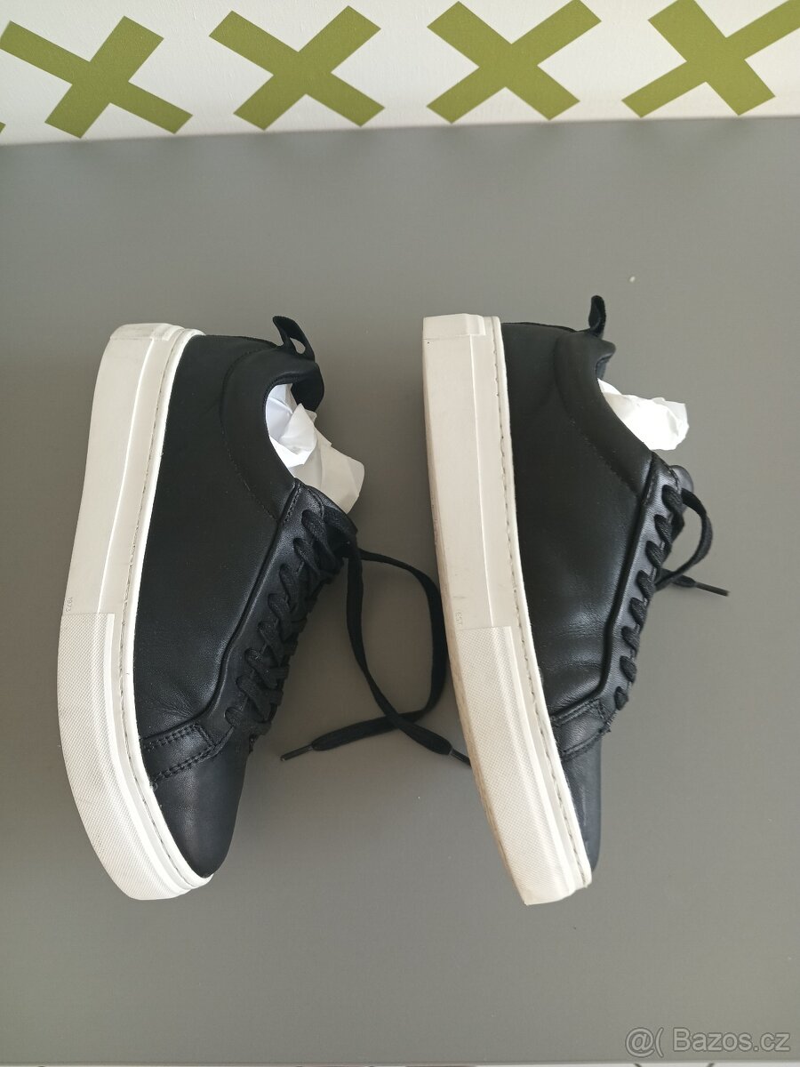 4 páry - sada dívčích botů Converse,Vagabond,Kiprun - 4