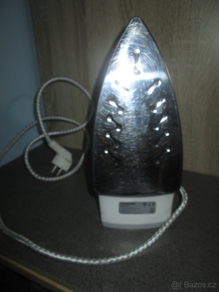 Napařovací žehlička - zánovní - 4