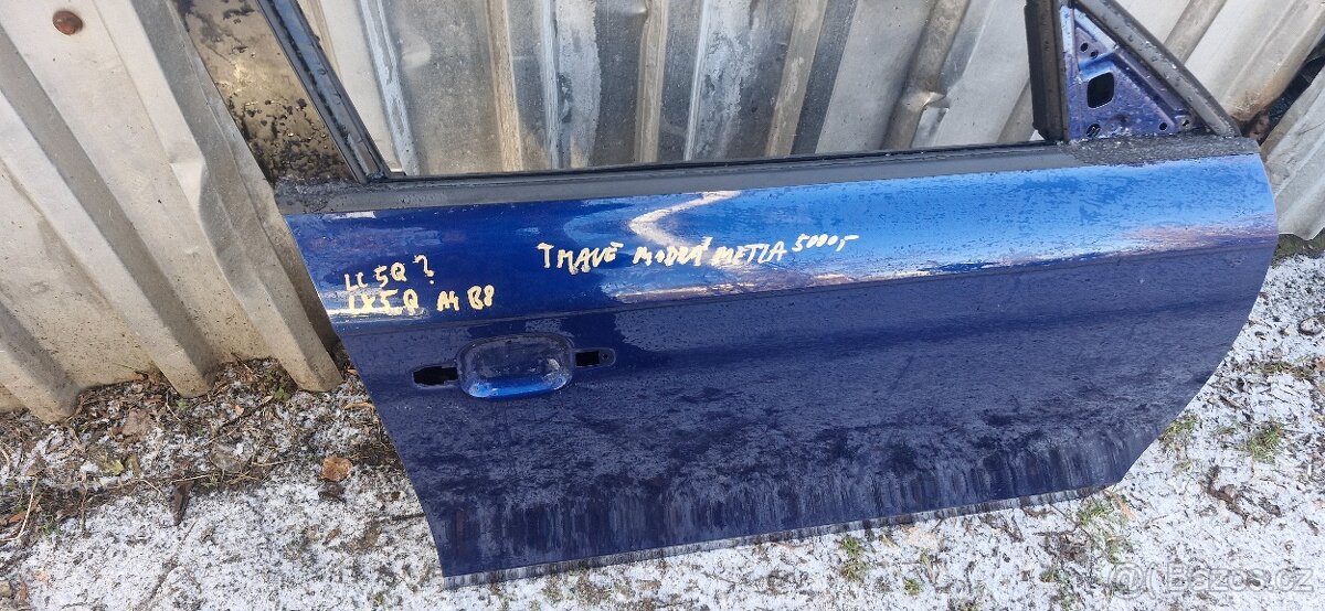 Prave predni dvere audi A4 B8 8K tmave modra - 4