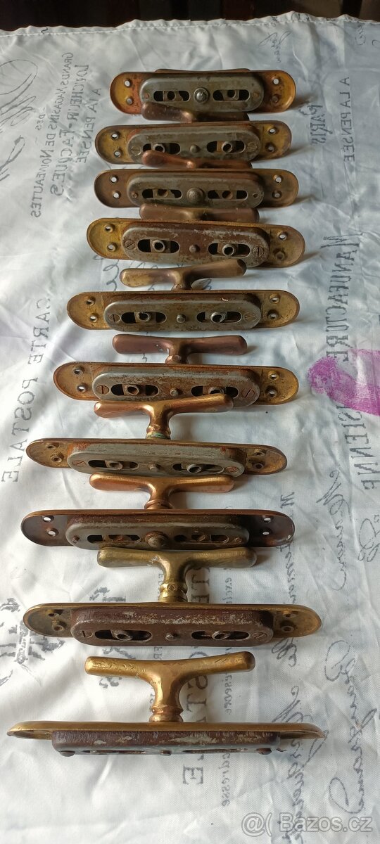 Mosazné kování (kličky) - 4