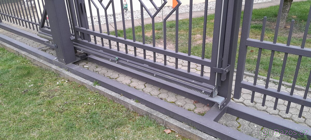 Pojízdná branka + vrátka - 4