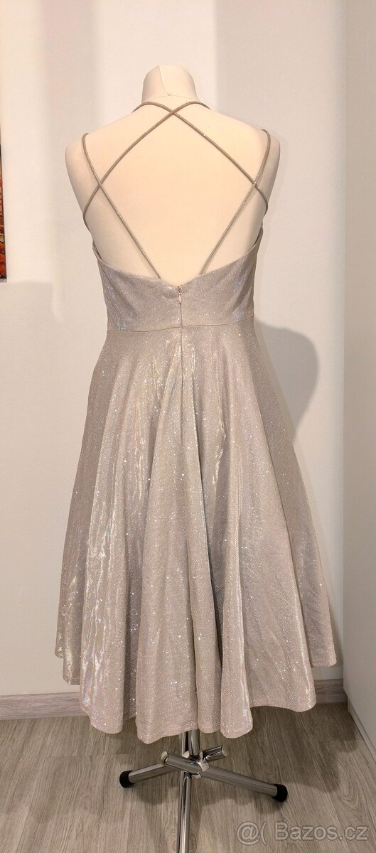 Třpytivé šaty s kapsami - 4