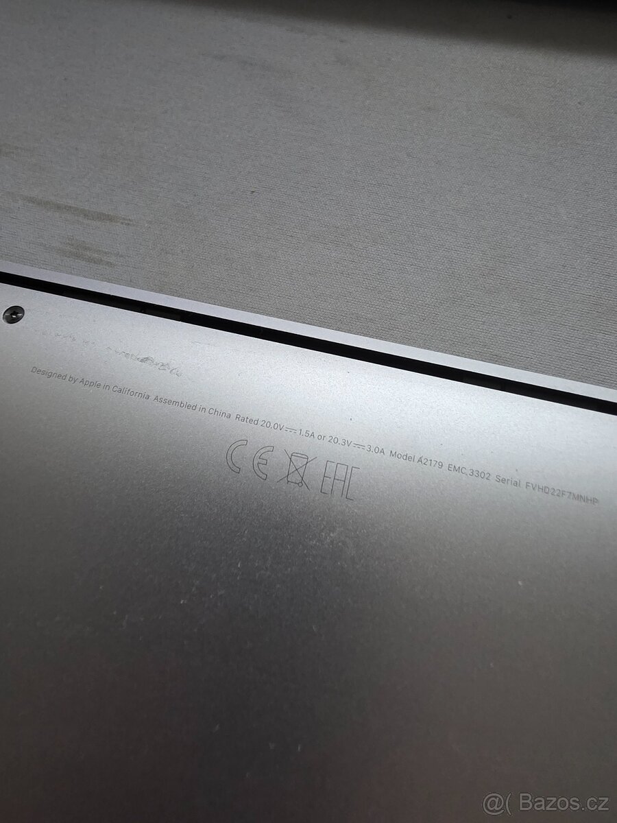 NEFUNKČNÍ MacBook Air 13 s i3 (2020) - 4