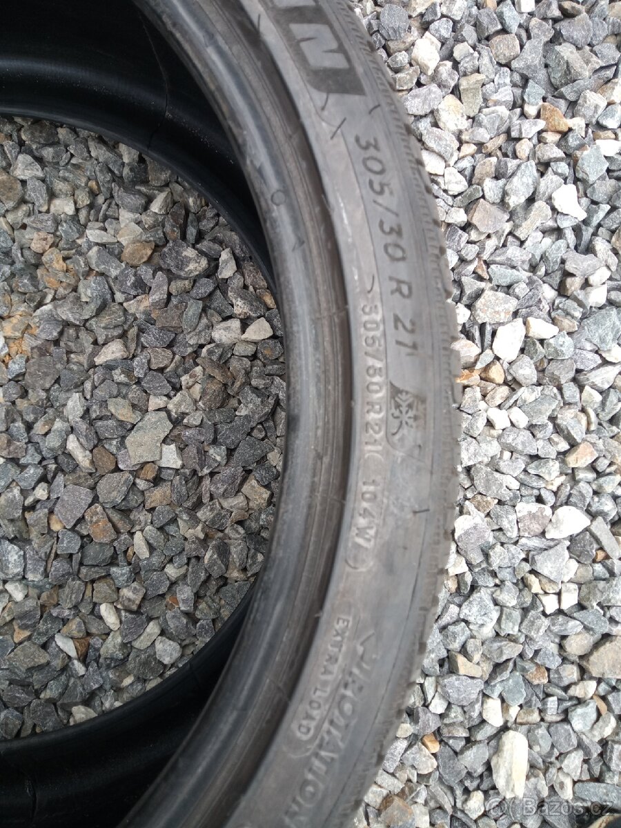 305/30 R21 - 4