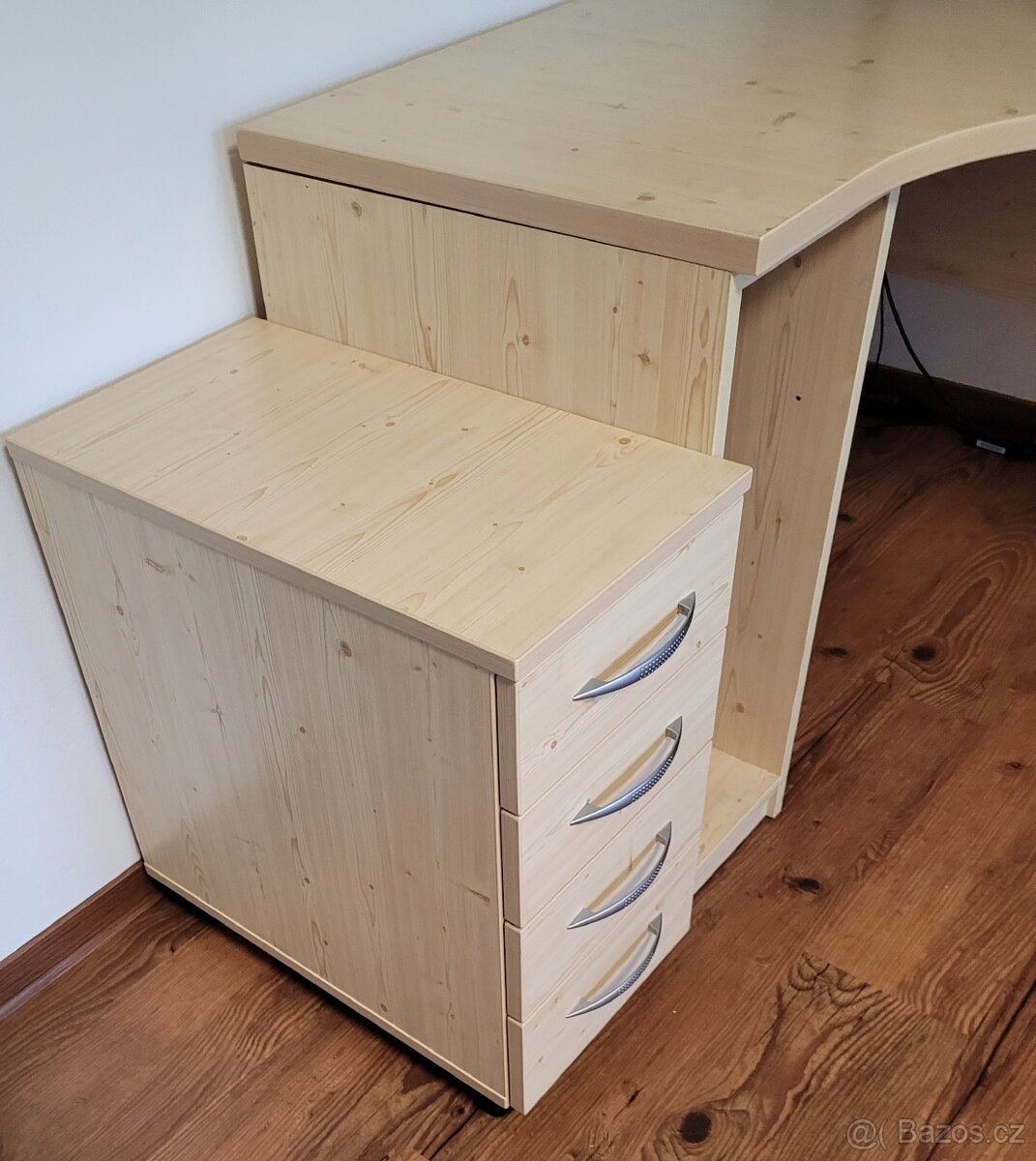 Rohový psací stůl s PC prostorem a šuplíky - 4