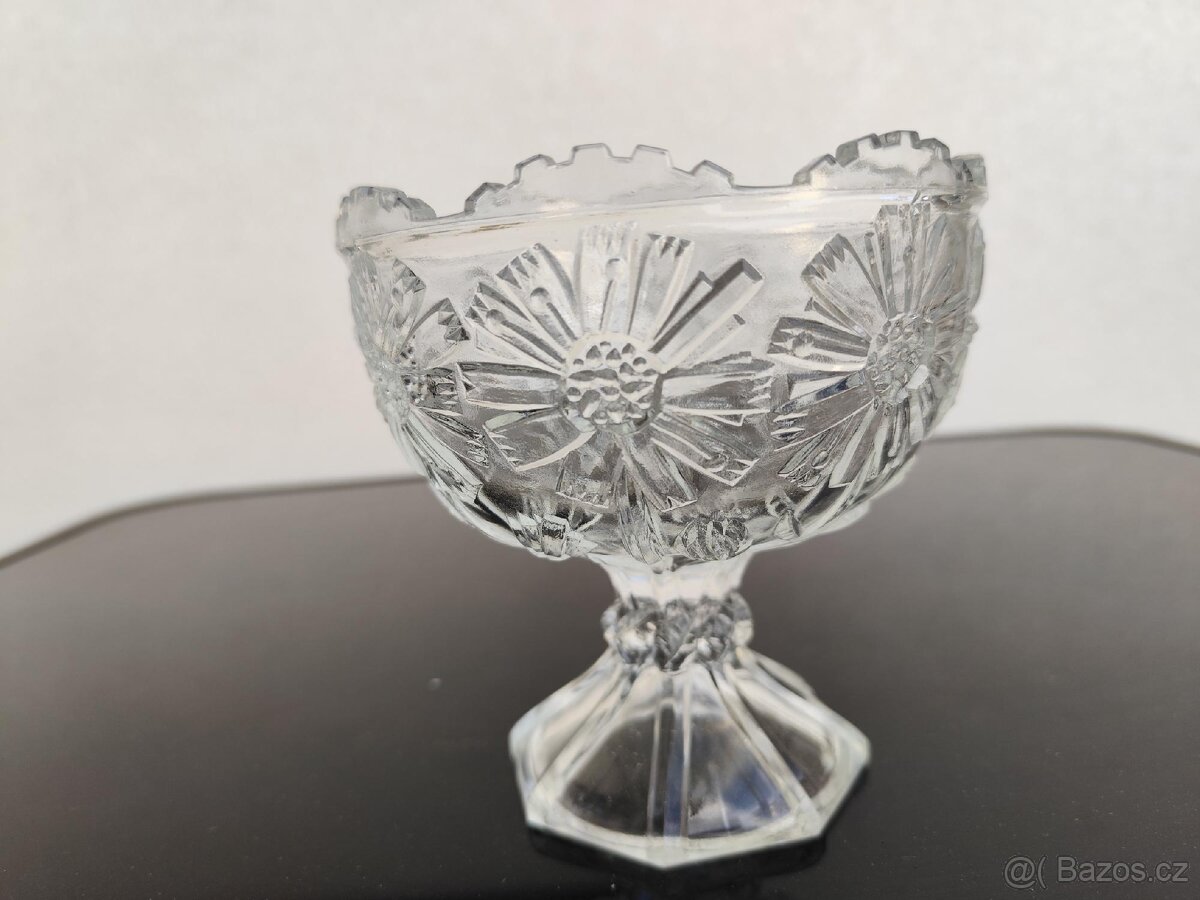 SKLENĚNÝ POHÁR se vzorem KVĚTIN - 4