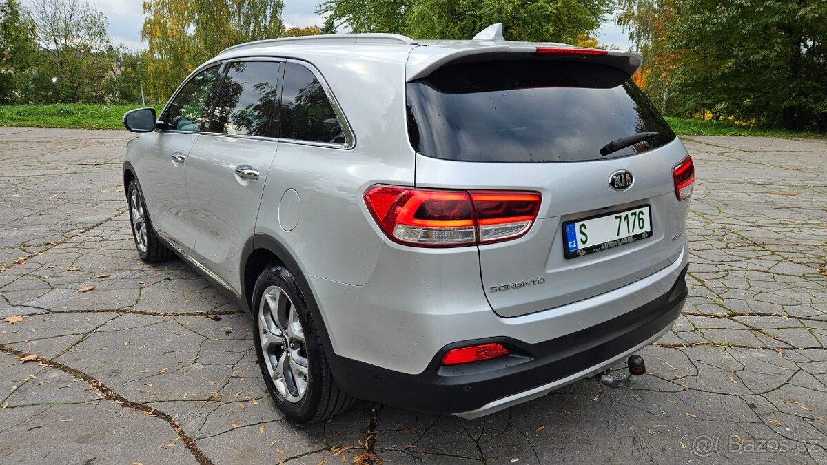 KIA Sorento 2.2 CRDI 16V 147 kW Premium 4x4 automat serviska - 4