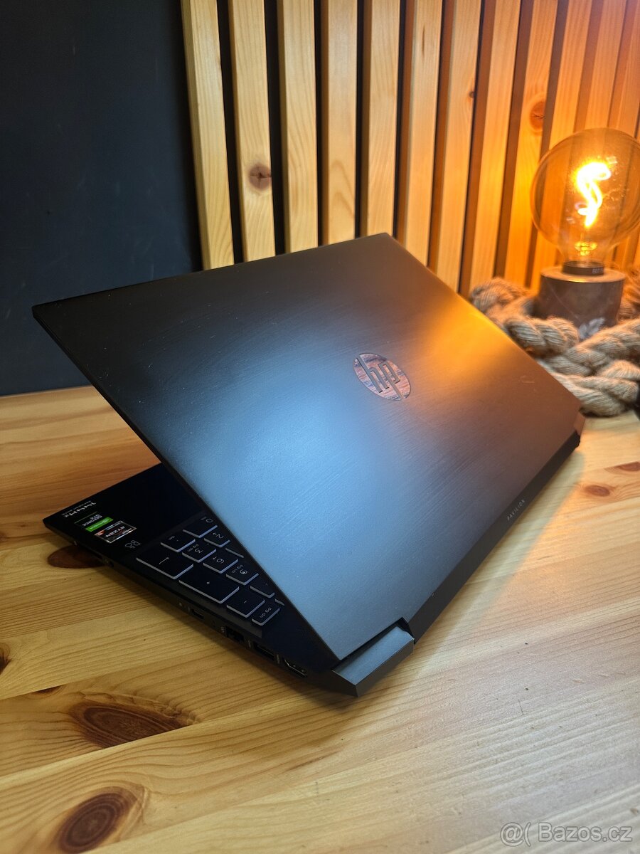 HP Pavilion Gaming 15 - 4