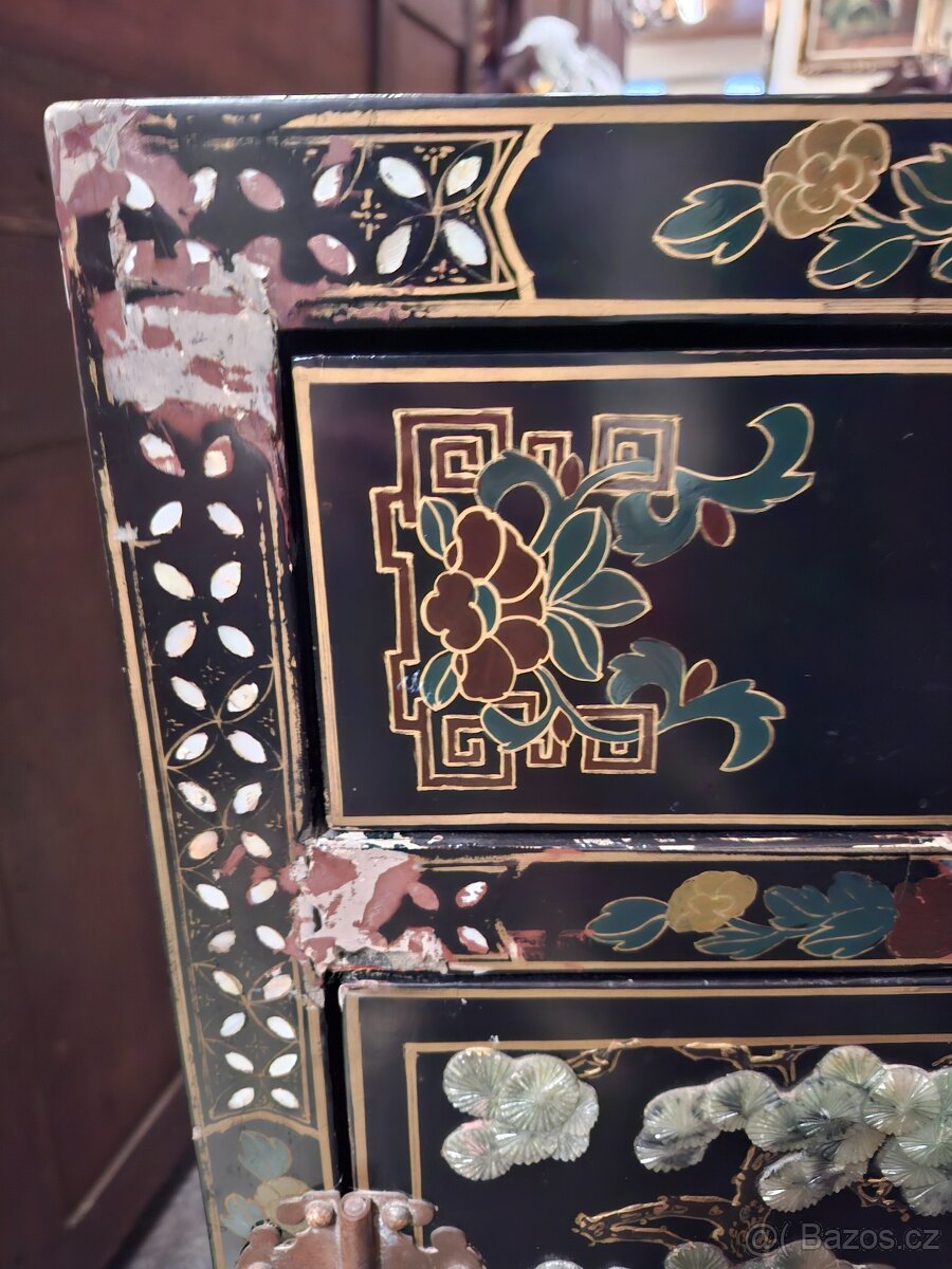Starožitná čínská vykládaná komoda - 4