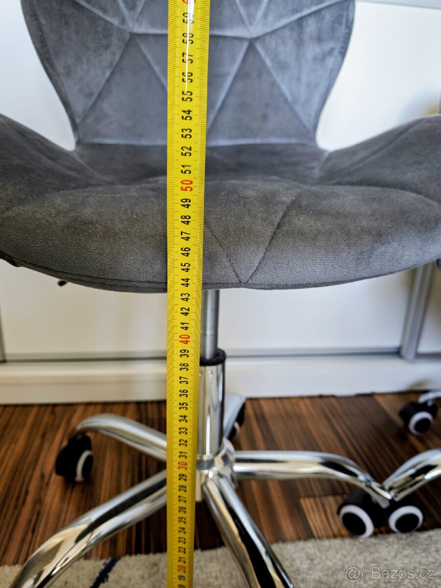 Prodám 2 stejně dětské židle. - 4