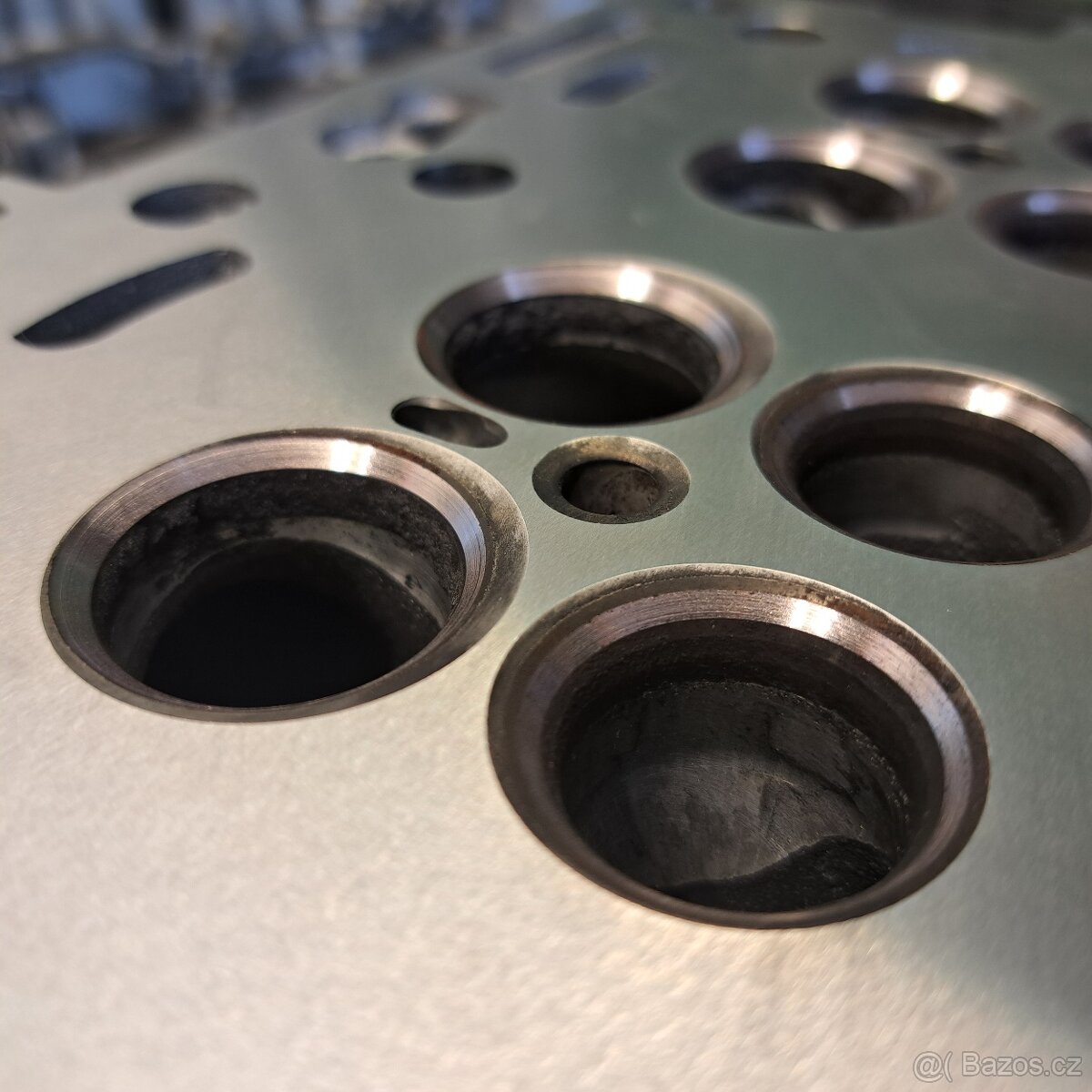 Volvo hlava motoru D5 136 kw - 4