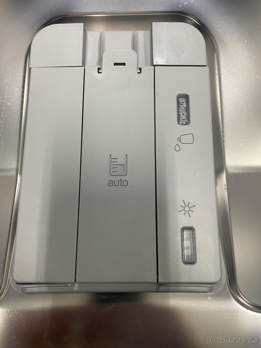 Nepoužitá myčka Beko BDFN36641XA - 4