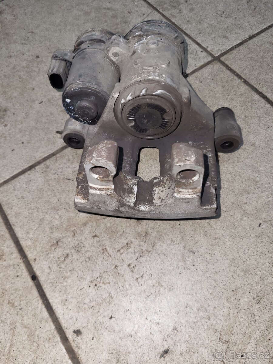 Elektrický třmen pravý mercedes c-class c220 c205 - 4