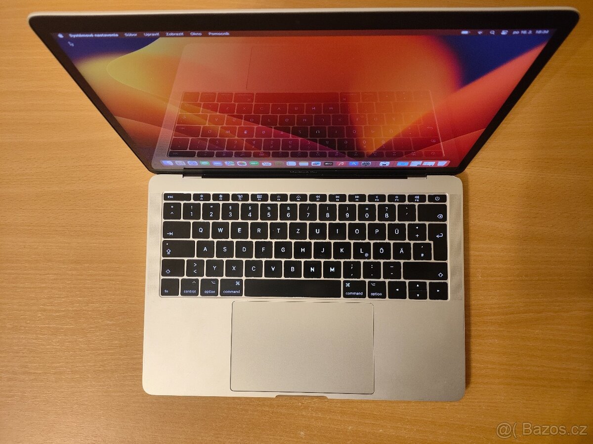 MacBook Pro 2017 | i5 • 8GB • 256GB SSD - 4