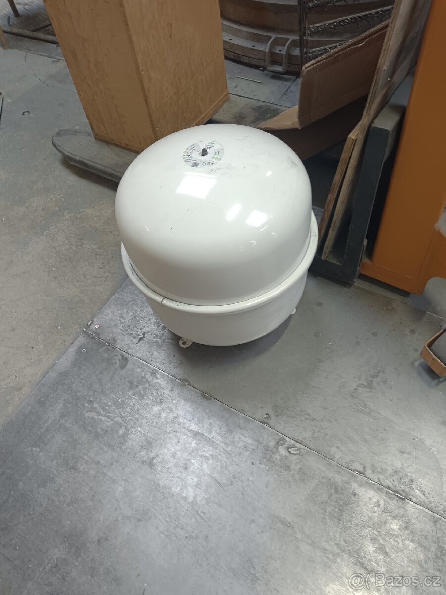 Expanzní nádoba 50 l - 4