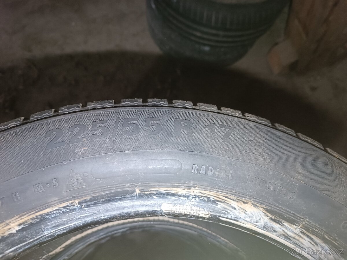 Pneu 225/55 R17 - 4
