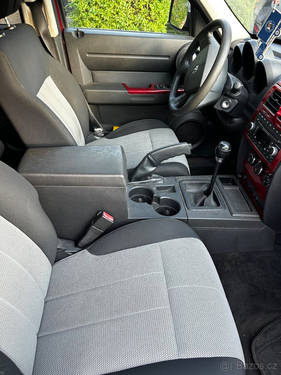 Dodge Nitro 2.8crd - 4