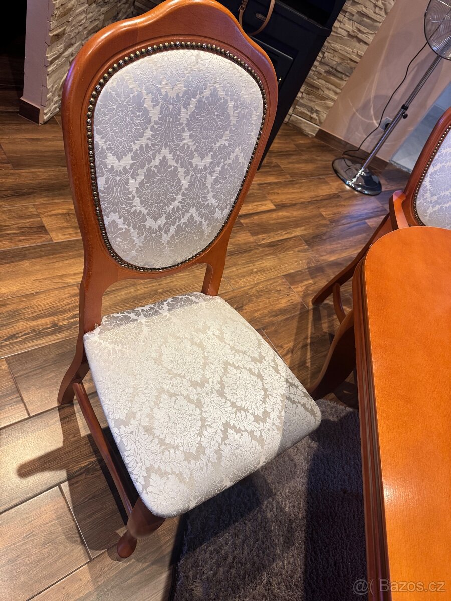 Jídelní stůl a 6 židli - 4