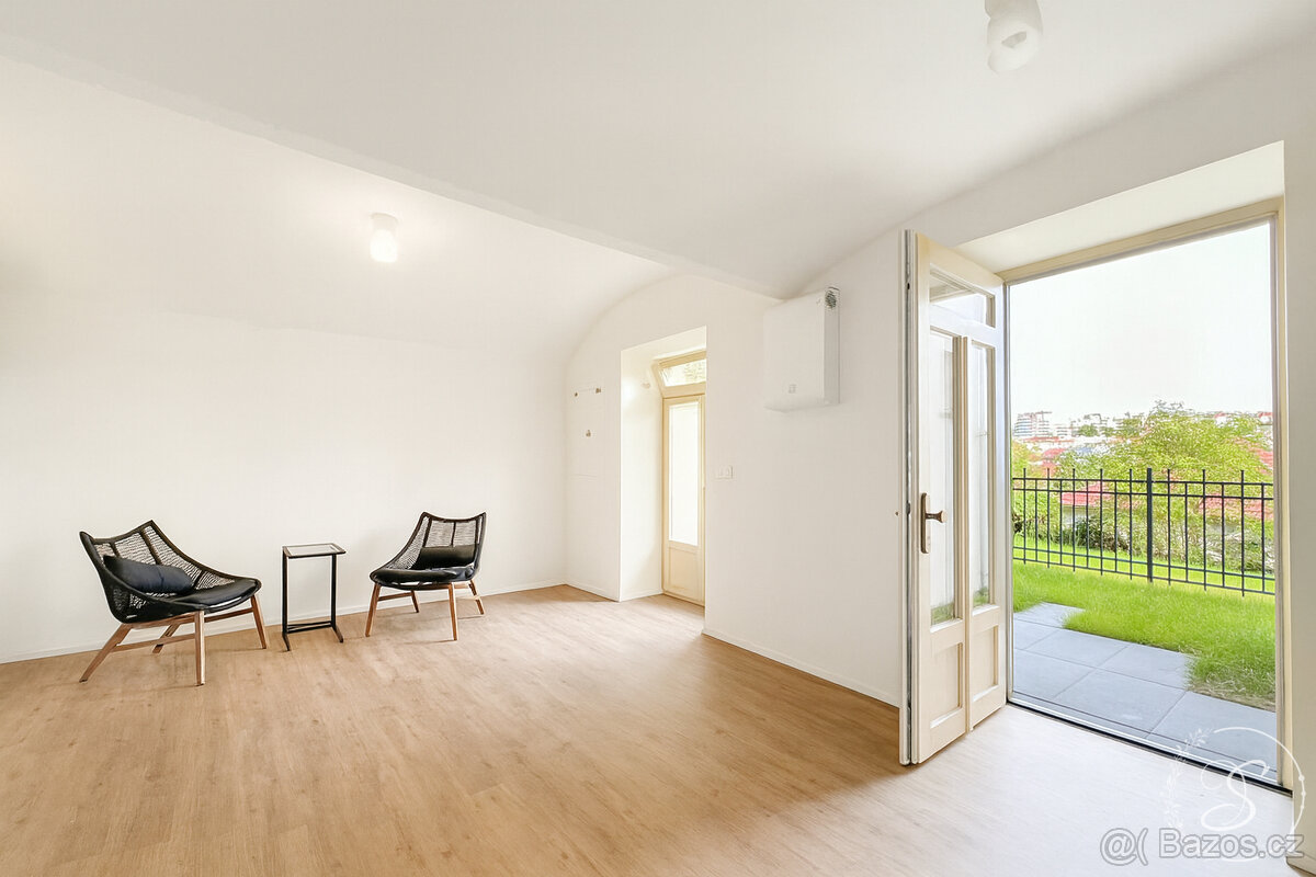 Pronájem bytu 1+kk 34 m² - 4