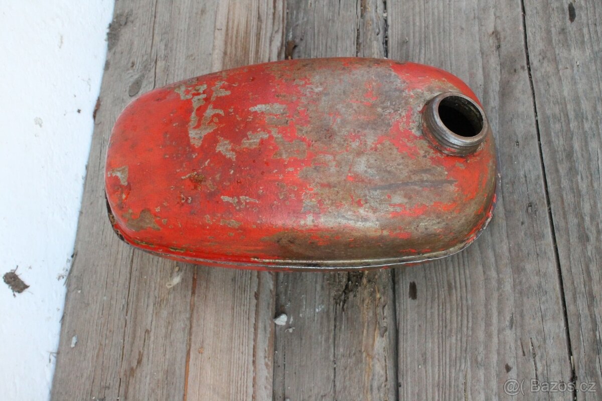 Nádrž na moped Stadion - 4