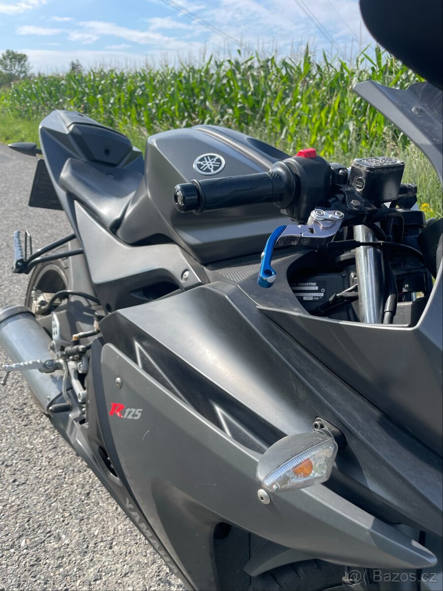 Yamaha YZF 125R - 4