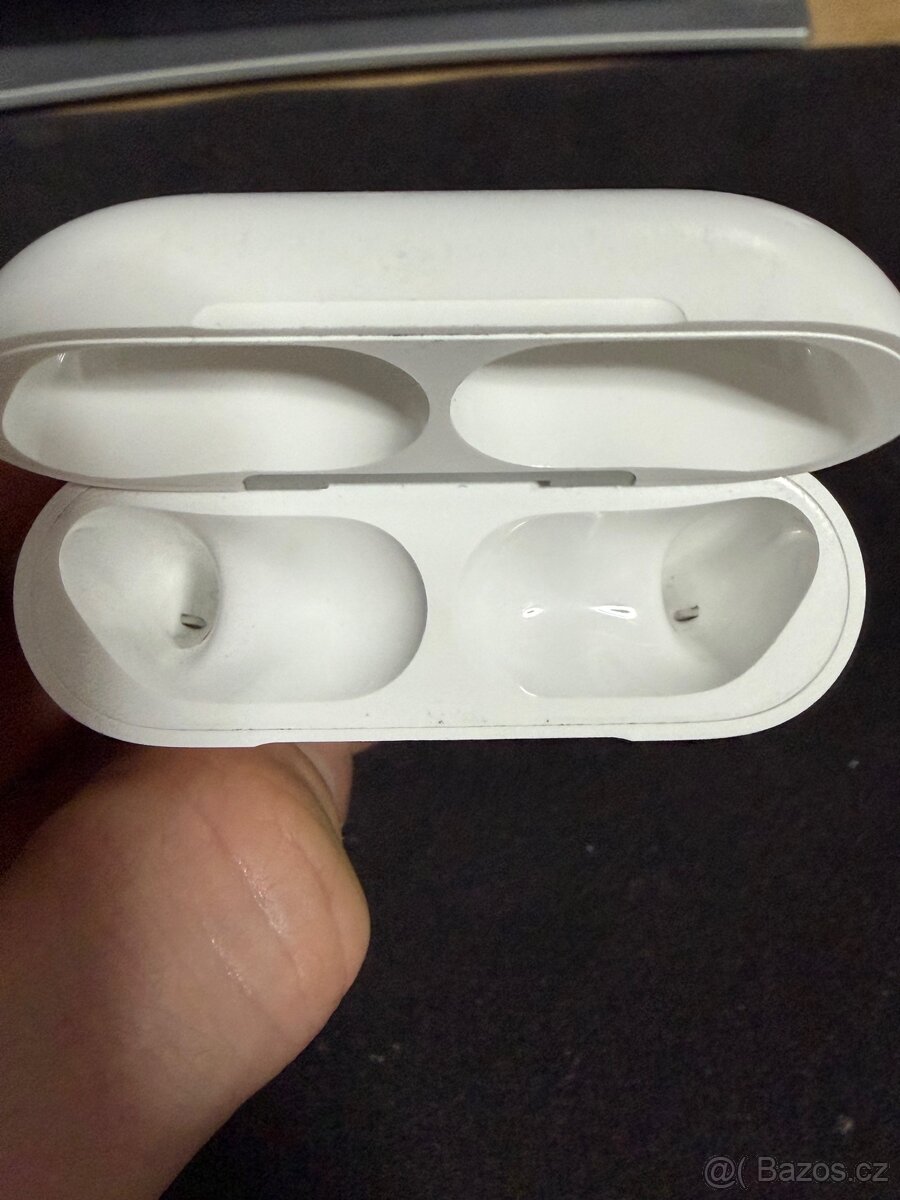 Prodám krabičku od AirPods Pro 3 - 4