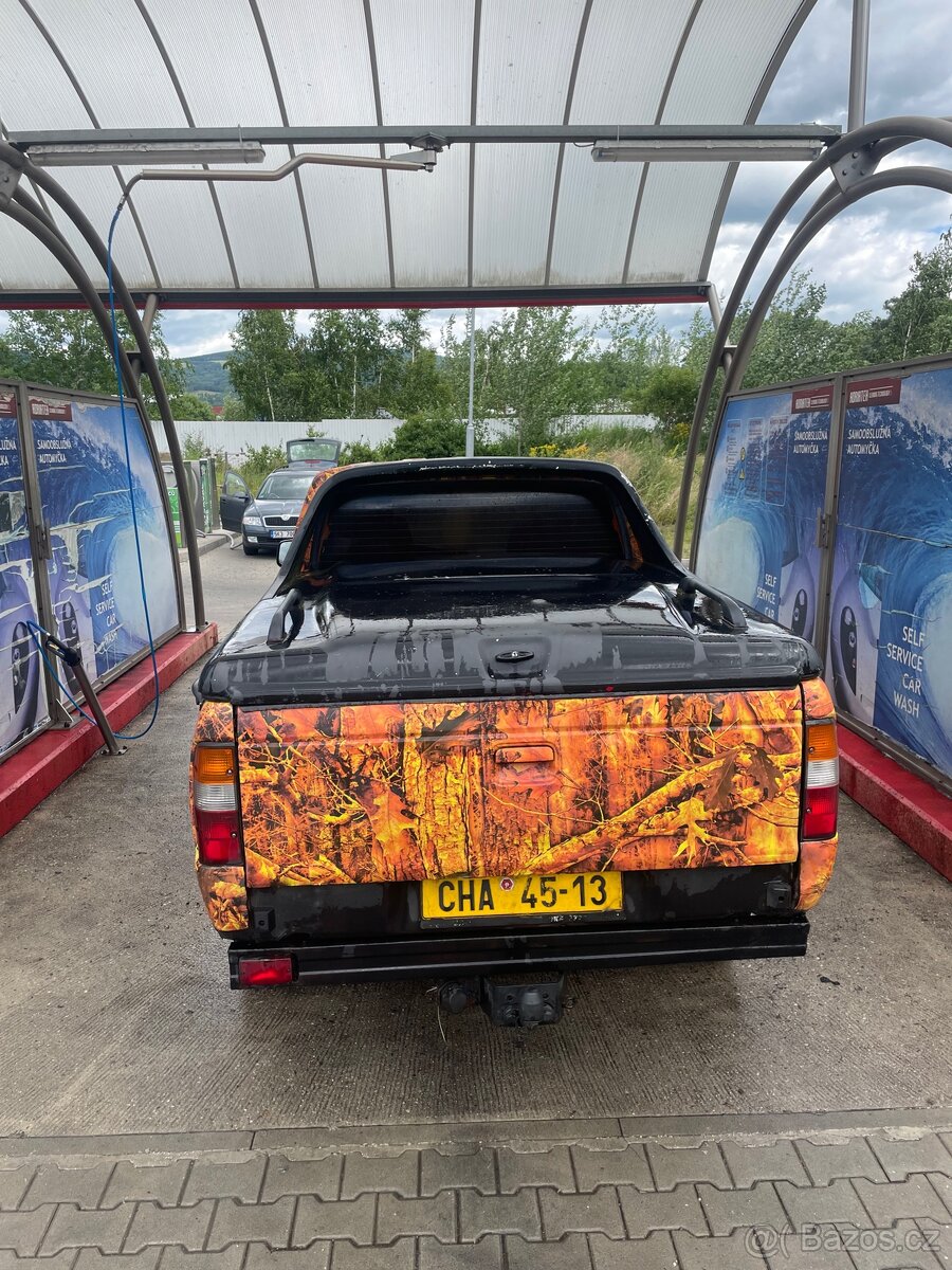 Mazda B2500