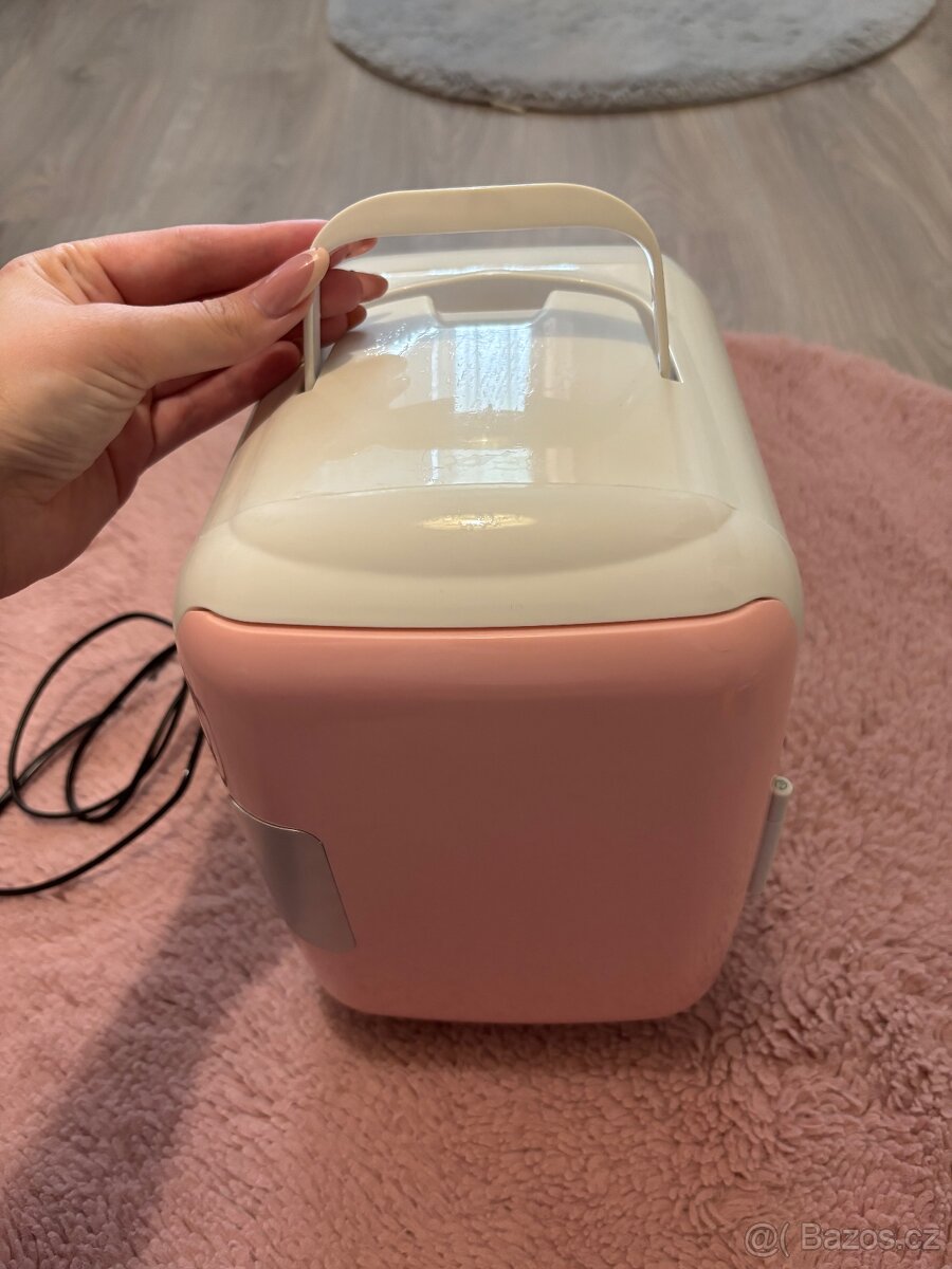 Mini lednička na kosmetiku - 4