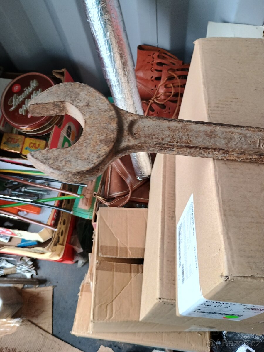 Stranový klíč Tona 70/65 plochá hlava
- 4