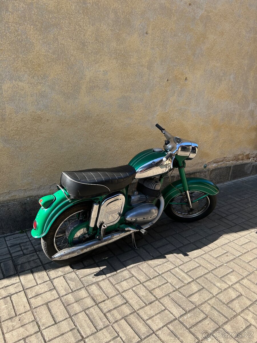 Jawa 350 - 4