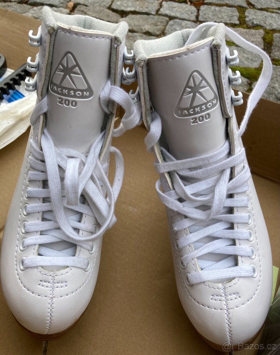 Dívčí brusle Jackson 200 vel. 32 - 4