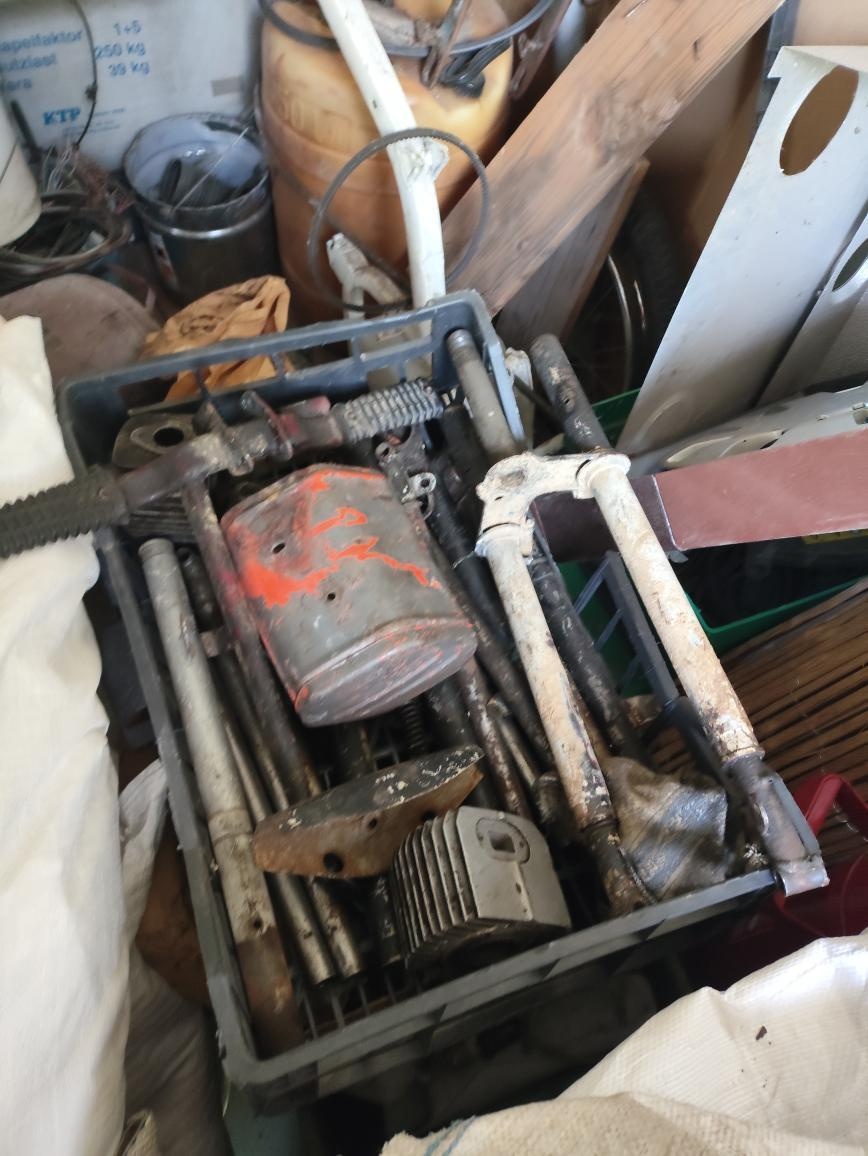 Prodám díly na Jawa pionýr,a na Jawa, ČZ - 4