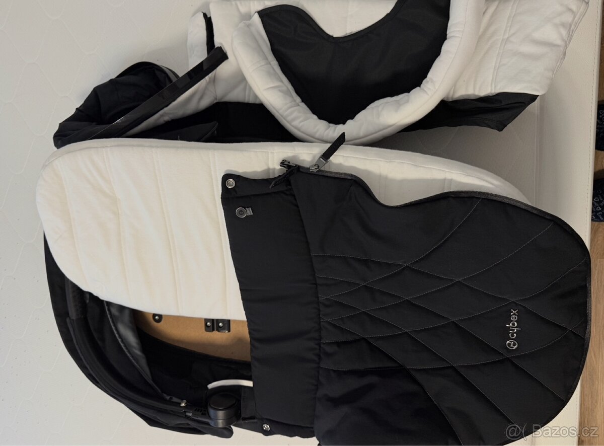 Prodám kočárek Cybex Priam (Deep Black) - 4