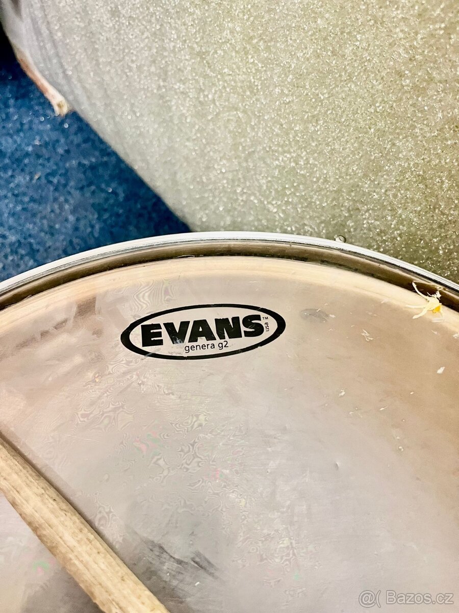 Buben na fandění. - 4