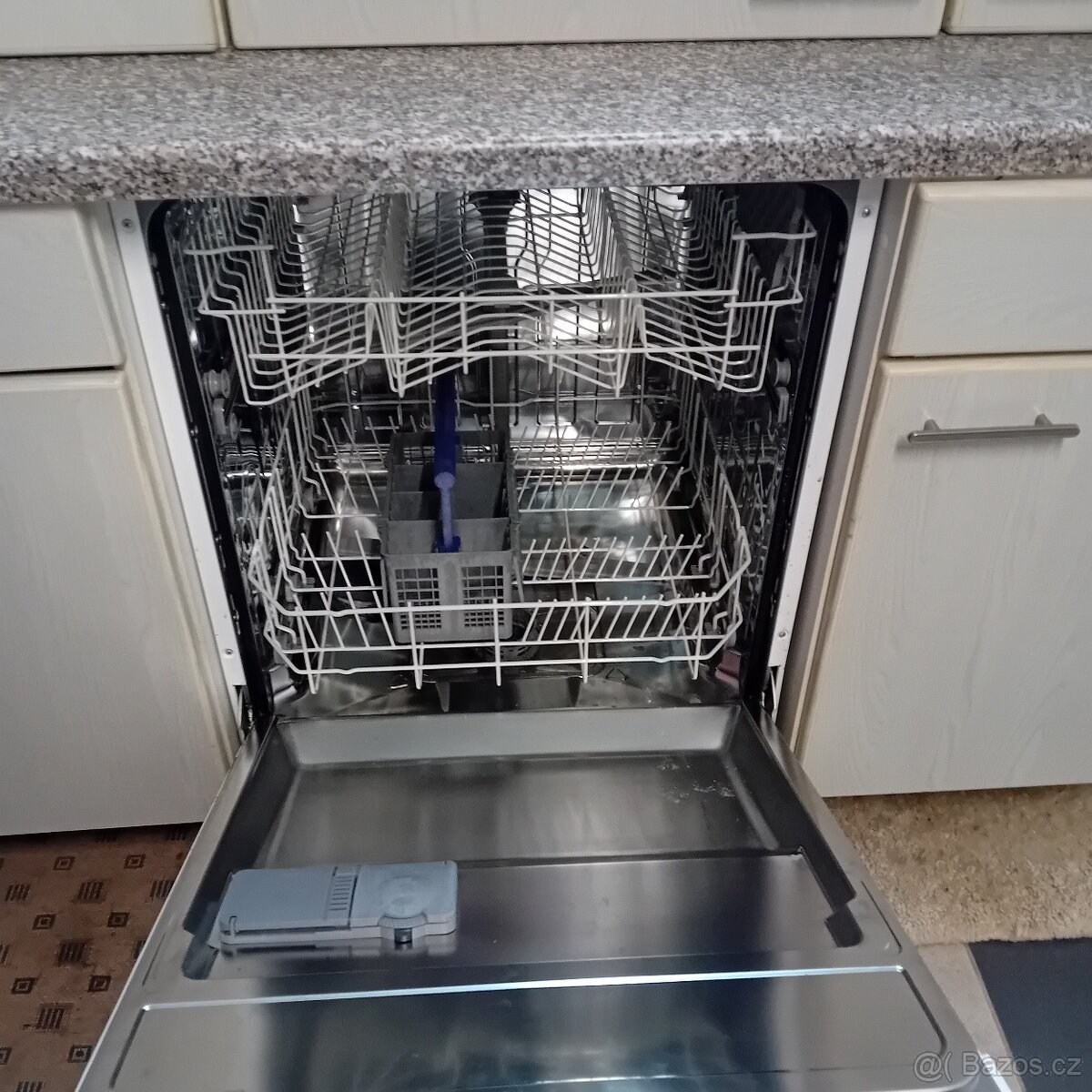 Kuchyňská linka se spotřebiči - 4