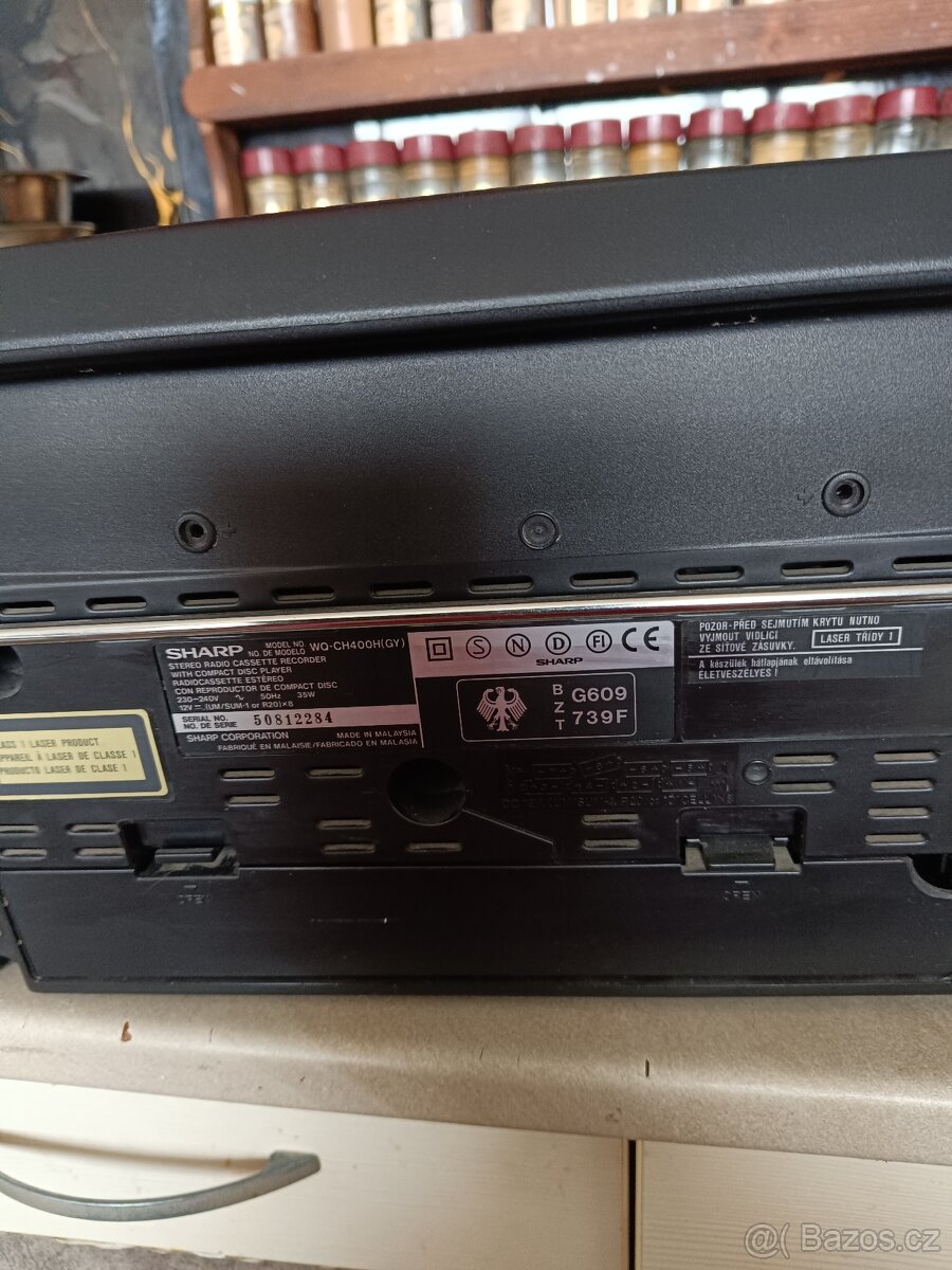 Prodám velký radiomagnetofonů Sharp - 4