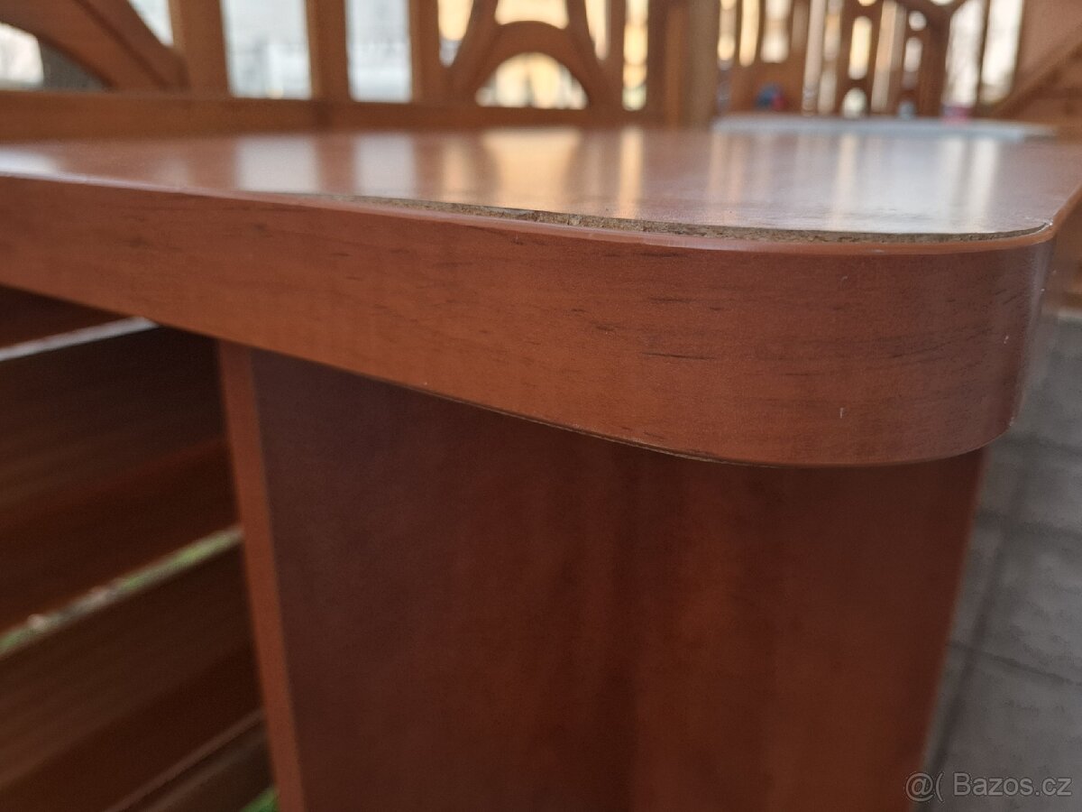 Konferencni stolek - 4