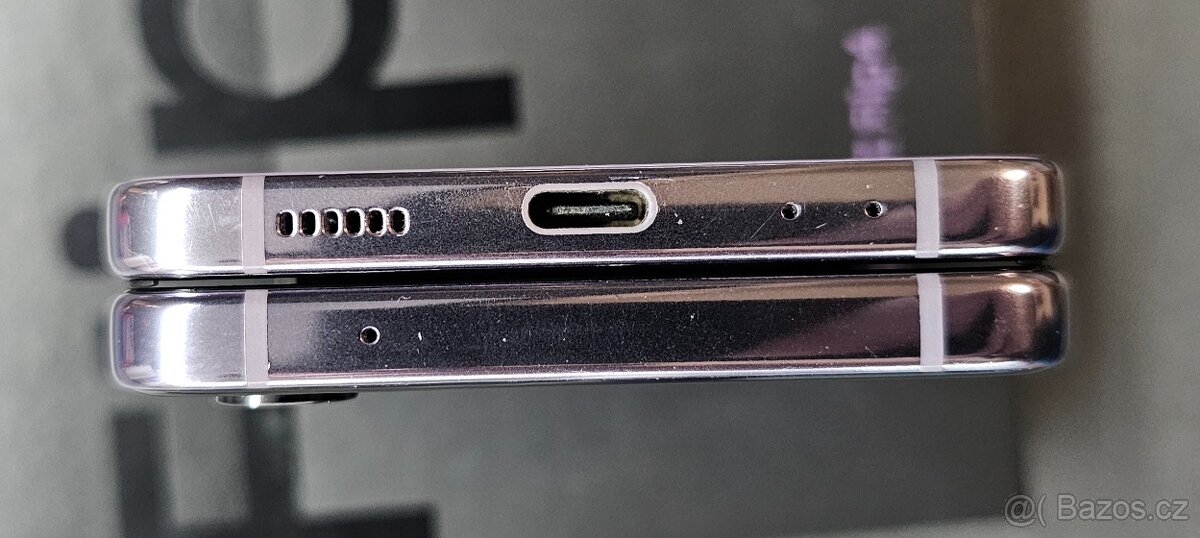 Samsung Galaxy Z Flip4 - 4